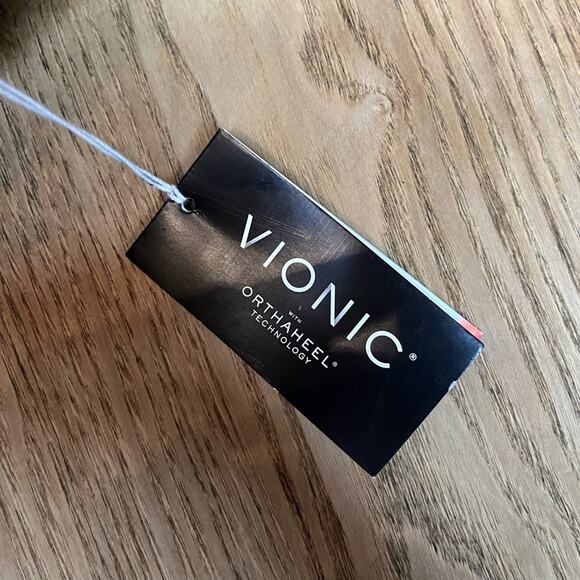 New! Vionic Georgia Studded Leather Block Heel Ankle Boot Women’s Size 8 Wide - Picture 10 of 10